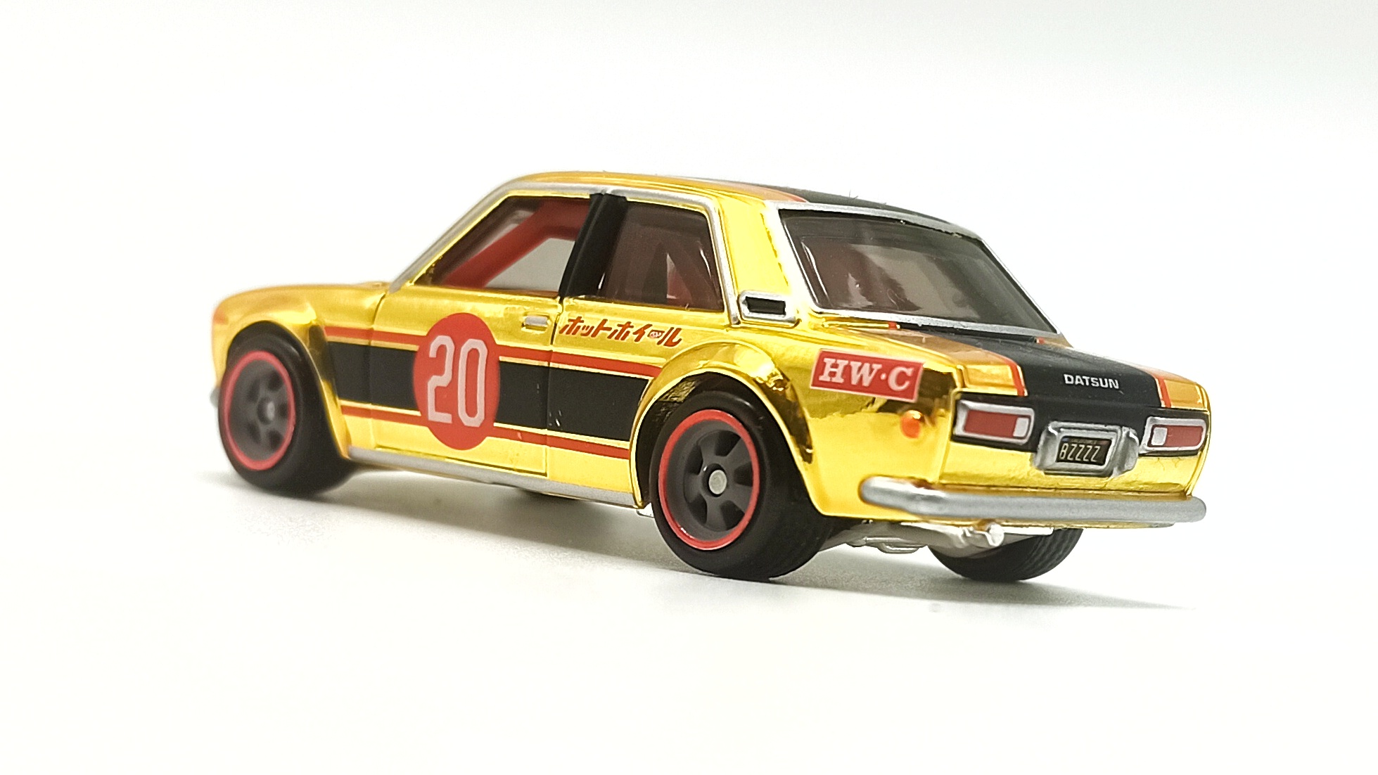 Hot Wheels Datsun Bluebird 510 (DTH32) 2020 RLC Exclusive (1 of 15.000) spectraflame bright yellow gold side angle