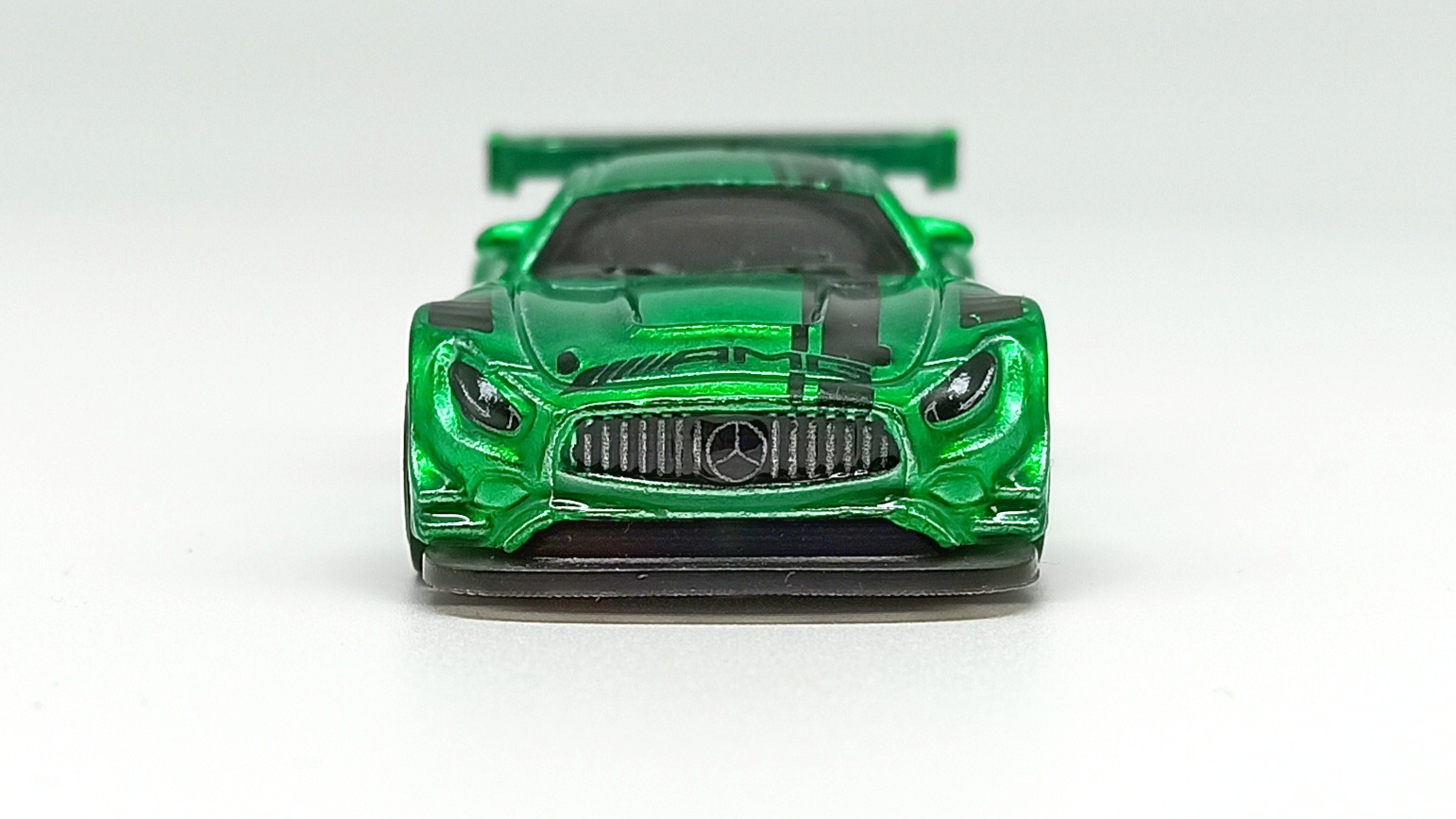 Hot Wheels id '16 Mercedes-AMG GT3 (GML21) 2021 Factory Fresh (03/04) spectraflame green front