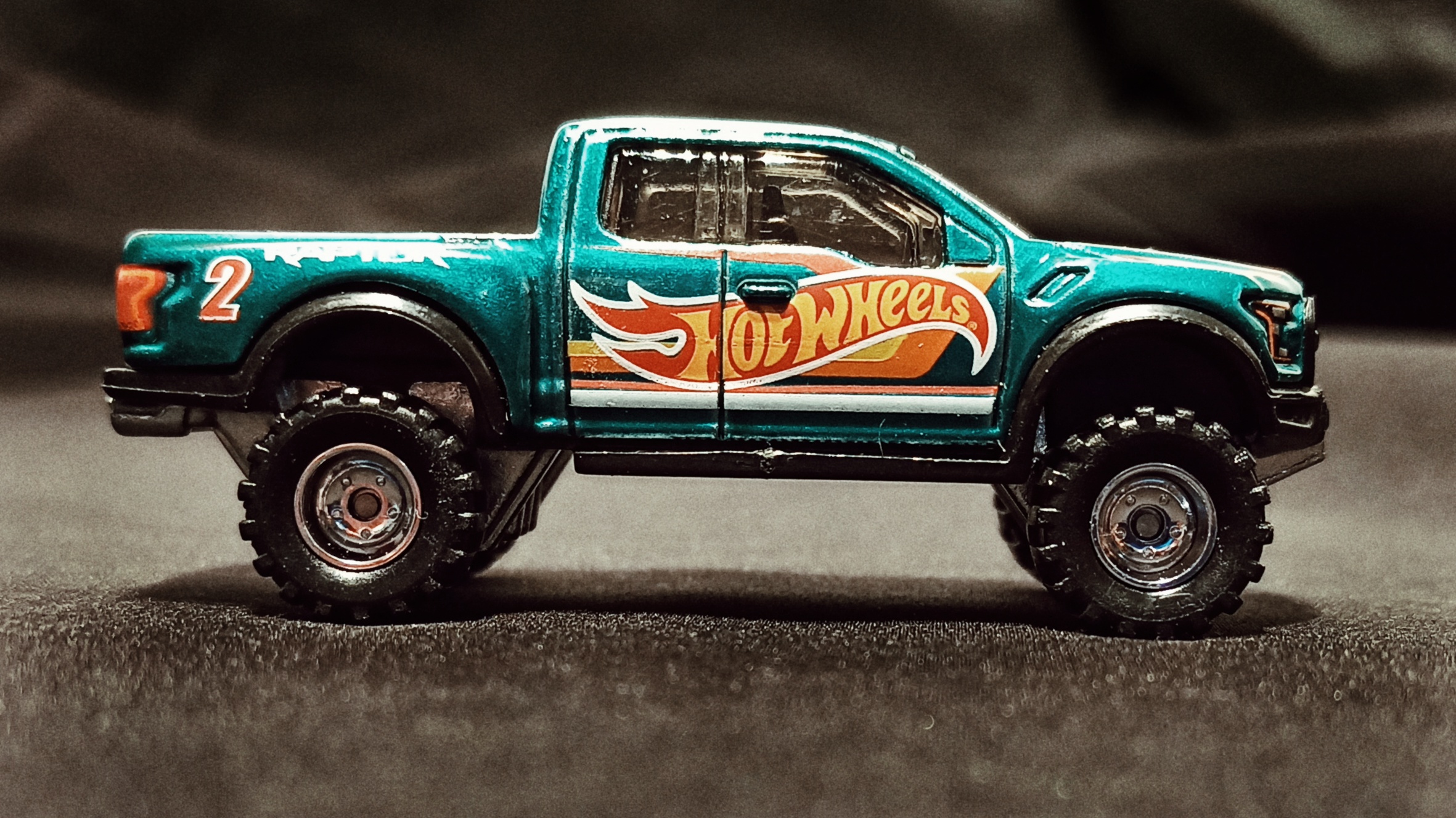 Hot Wheels '17 Ford F-150 Raptor (GTD72) 2021 Collector Edition (Dollar General Mail-in) spectraflame aqua green side