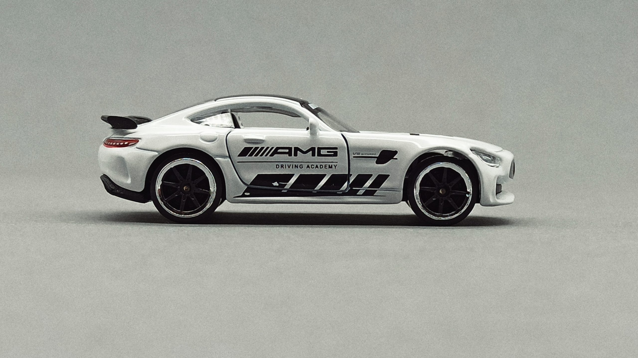 Majorette Mercedes-AMG GT R (9613) 2020 Racing Cars white side