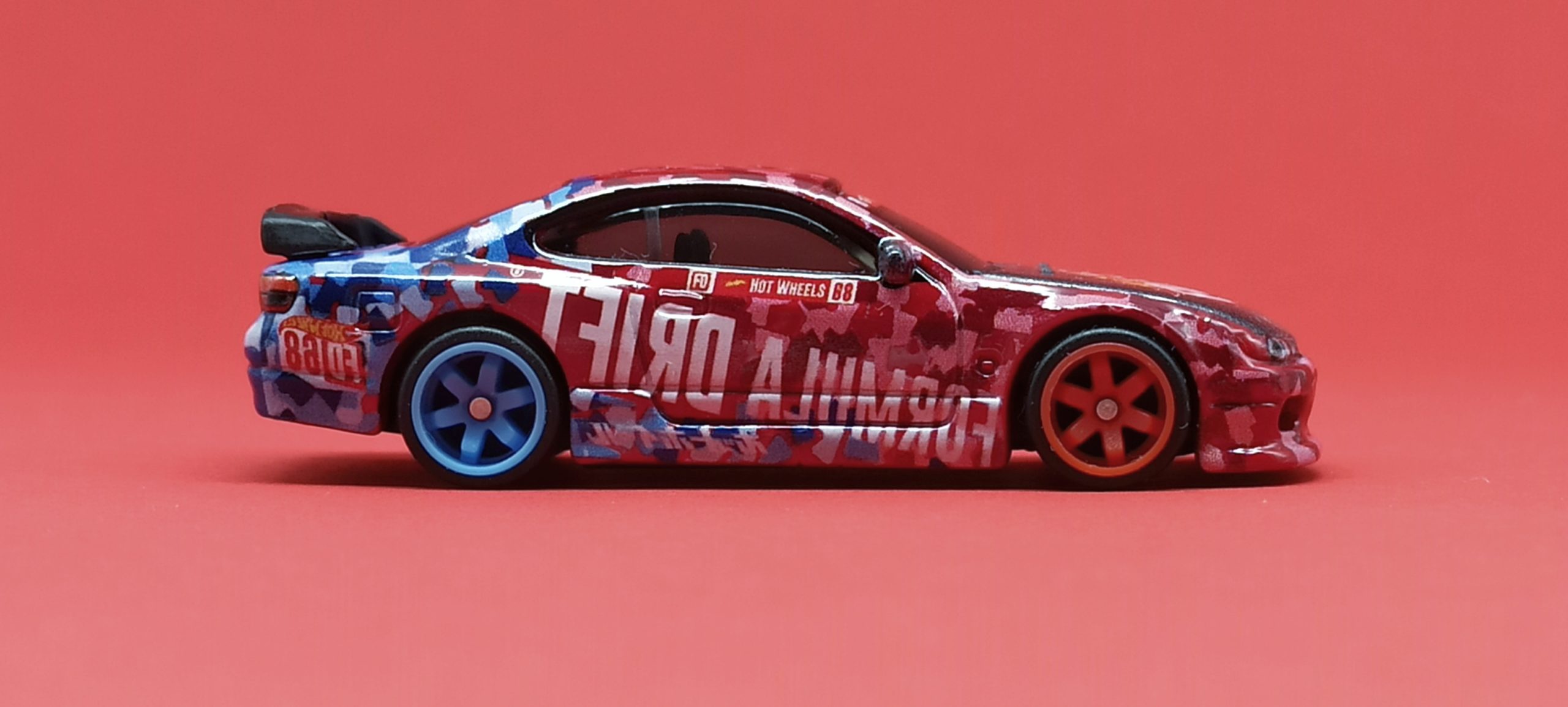 Hot Wheels Nissan Silvia S15 2018 model (GRB46) 2020 Hot Wheels Boulevard #7 Formula Drift red & blue side