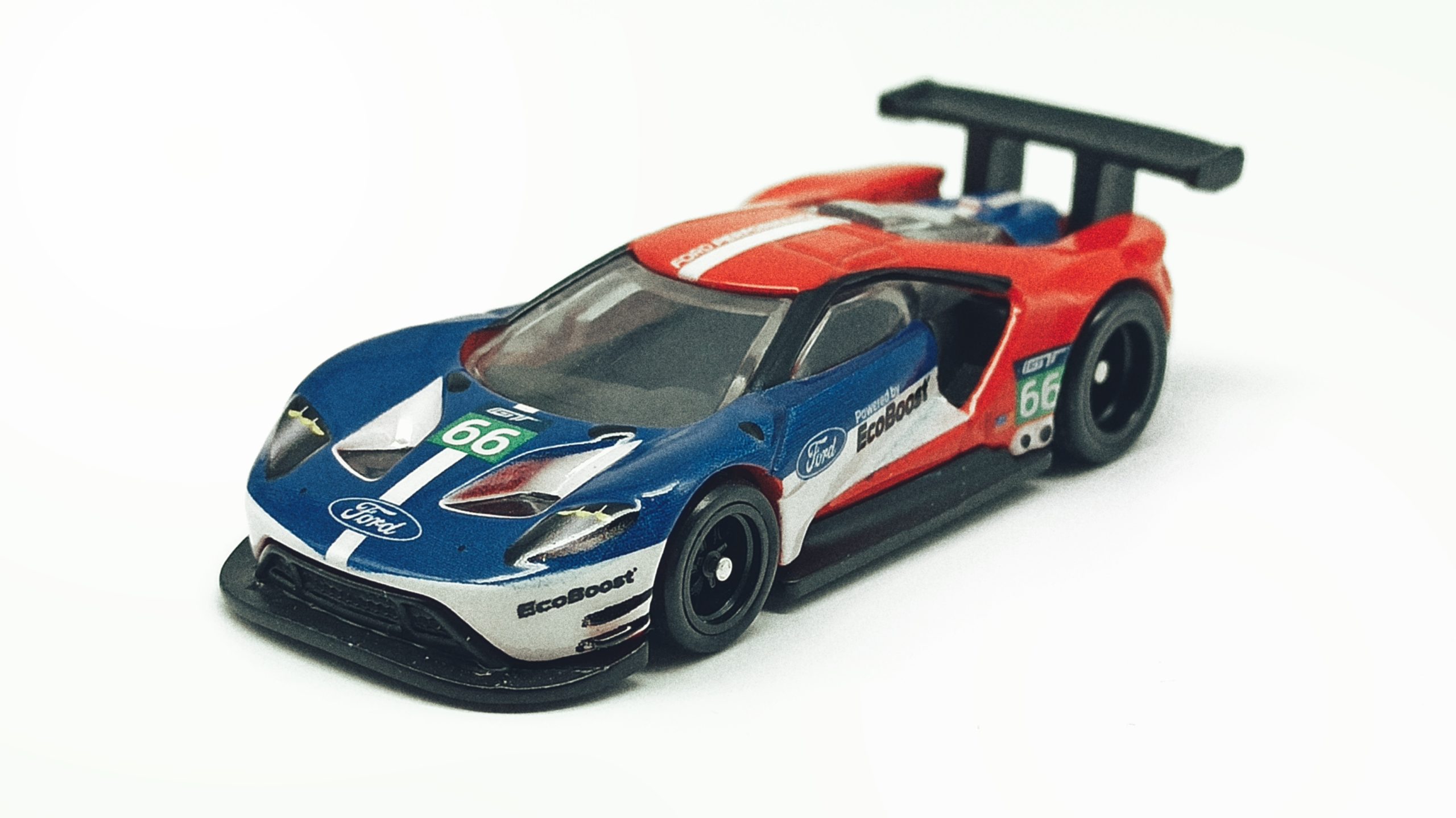 Hot Wheels 2016 Ford GT Race (FLC26) 2018 Car Culture: Circuit Legends (4/5) red & blue angle
