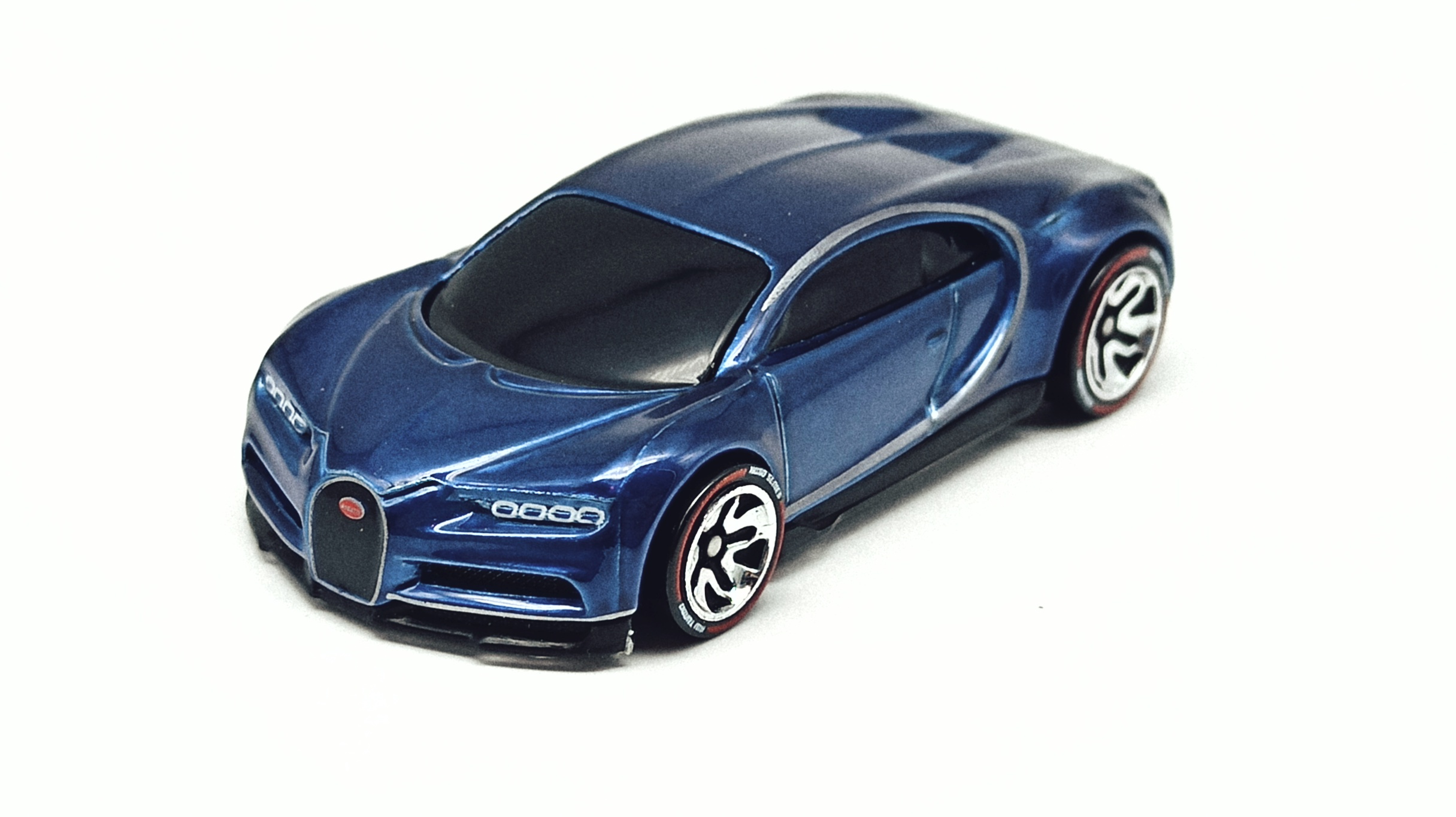 Hot Wheels id '16 Bugatti Chiron (HBG00) 2021 HW Turbo (3/4) spectraflame blue top angle