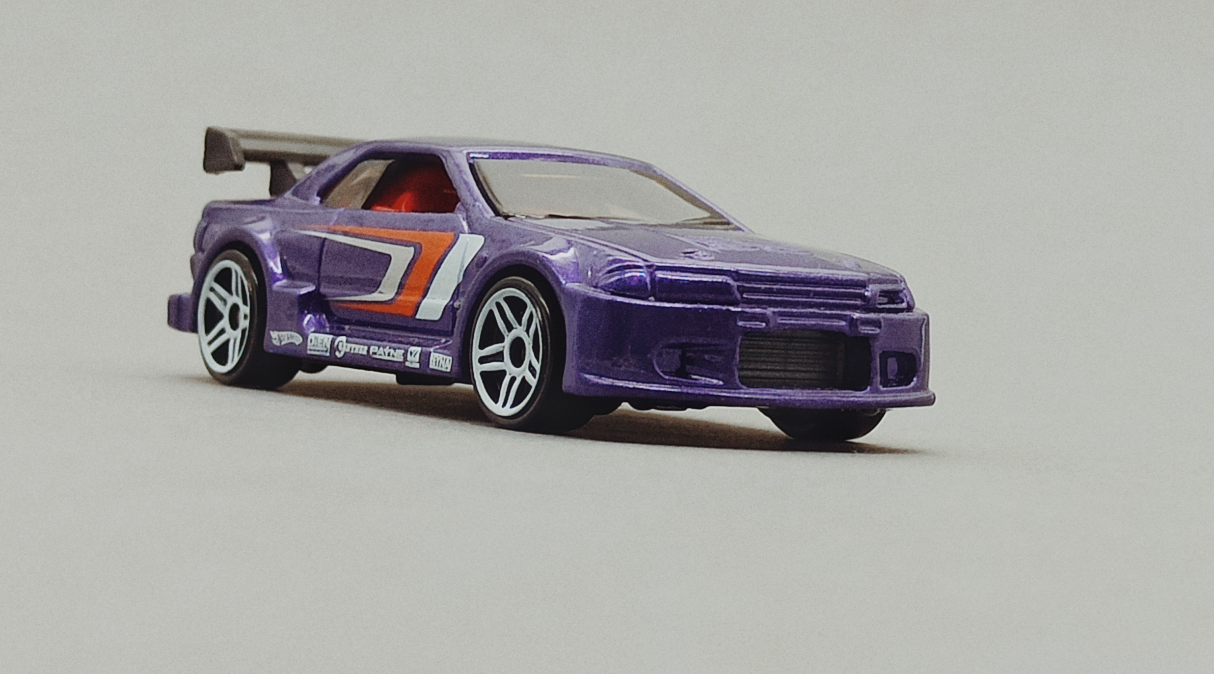 Hot Wheels Nissan Skyline (V0104) 2011 Racing Kits: Street Race (3/12) purple front angle