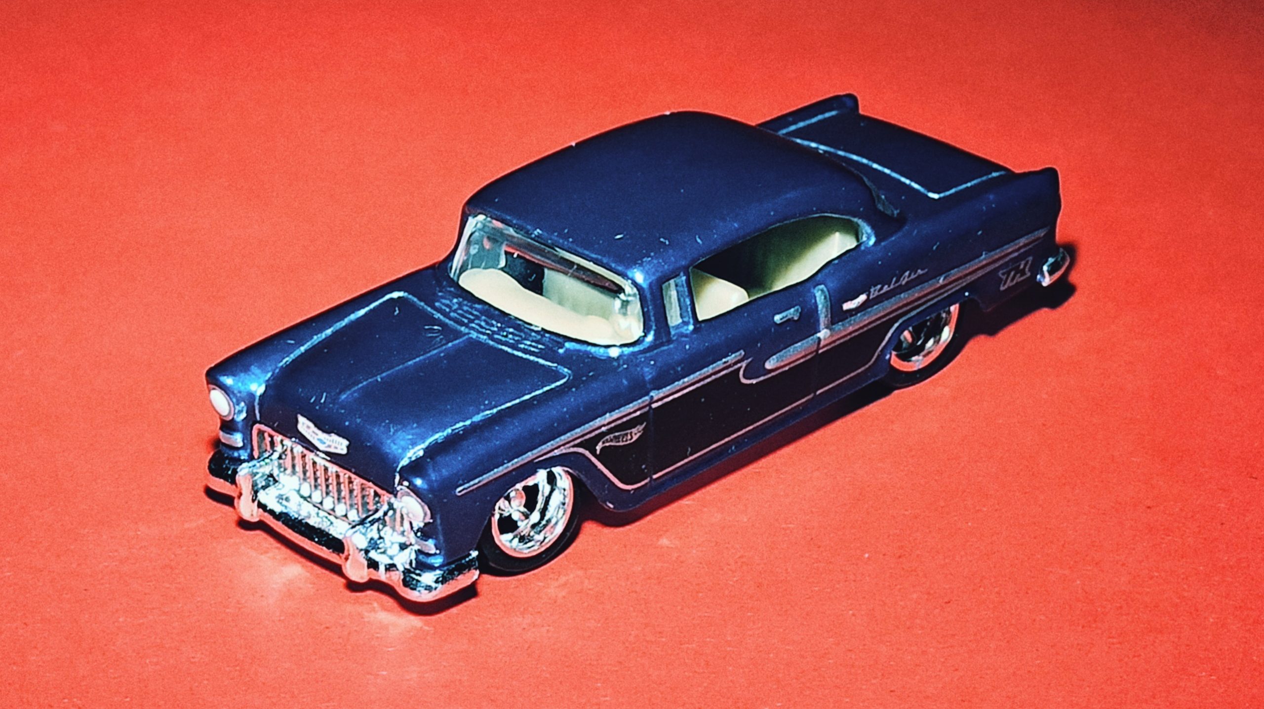 Hot Wheels ‘55 Chevy () 2020 (20/250) Chevy Bel Air (175) spectraflame blue Super Treasure Hunt (STH) top angle