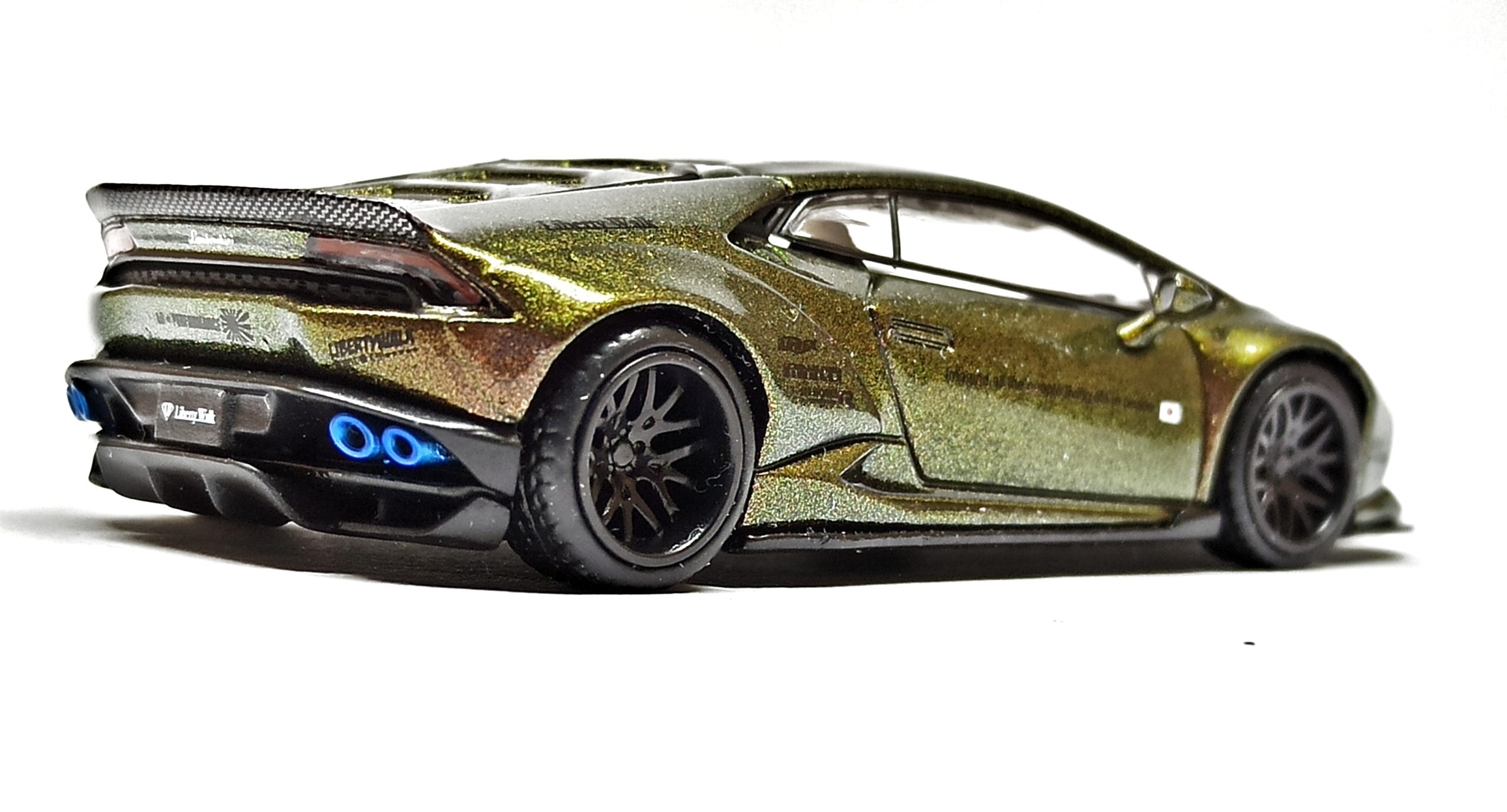 Mini GT Lamborghini Huracán (MGT00190) 2019 Liberty Walk LB★WORKS Version 2 green bronze side