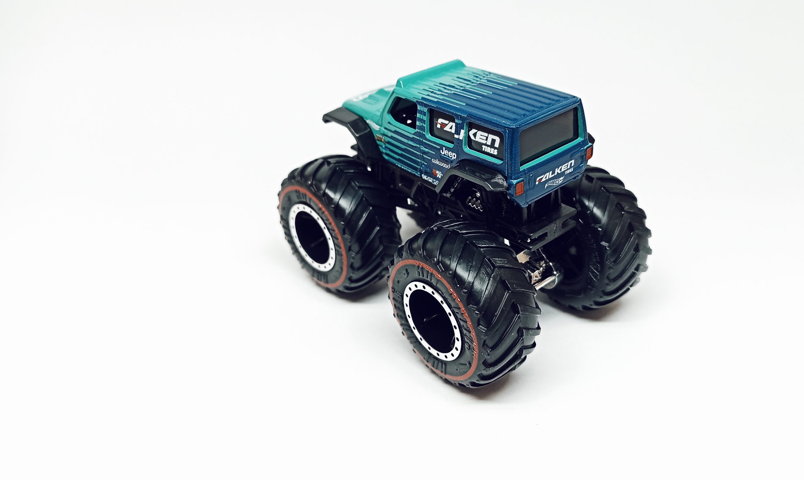Hot Wheels '18 Jeep Wrangler Unlimited (GXG96) 2022 Monster Trucks (1/5) green and blue (Falken)