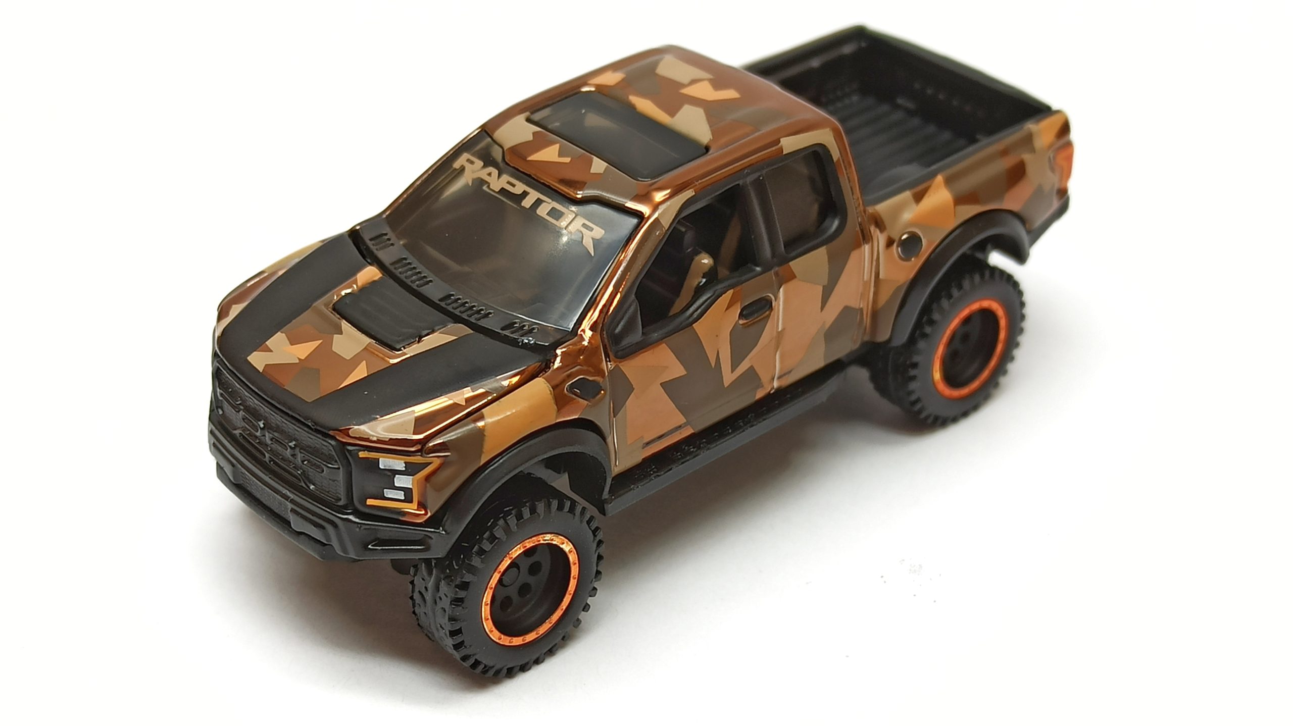 Hot Wheels '17 Ford F-150 Raptor (HCK31) 2021 RLC Exclusive (1 of 25.000) spectraflame light brown (desert camo pattern)