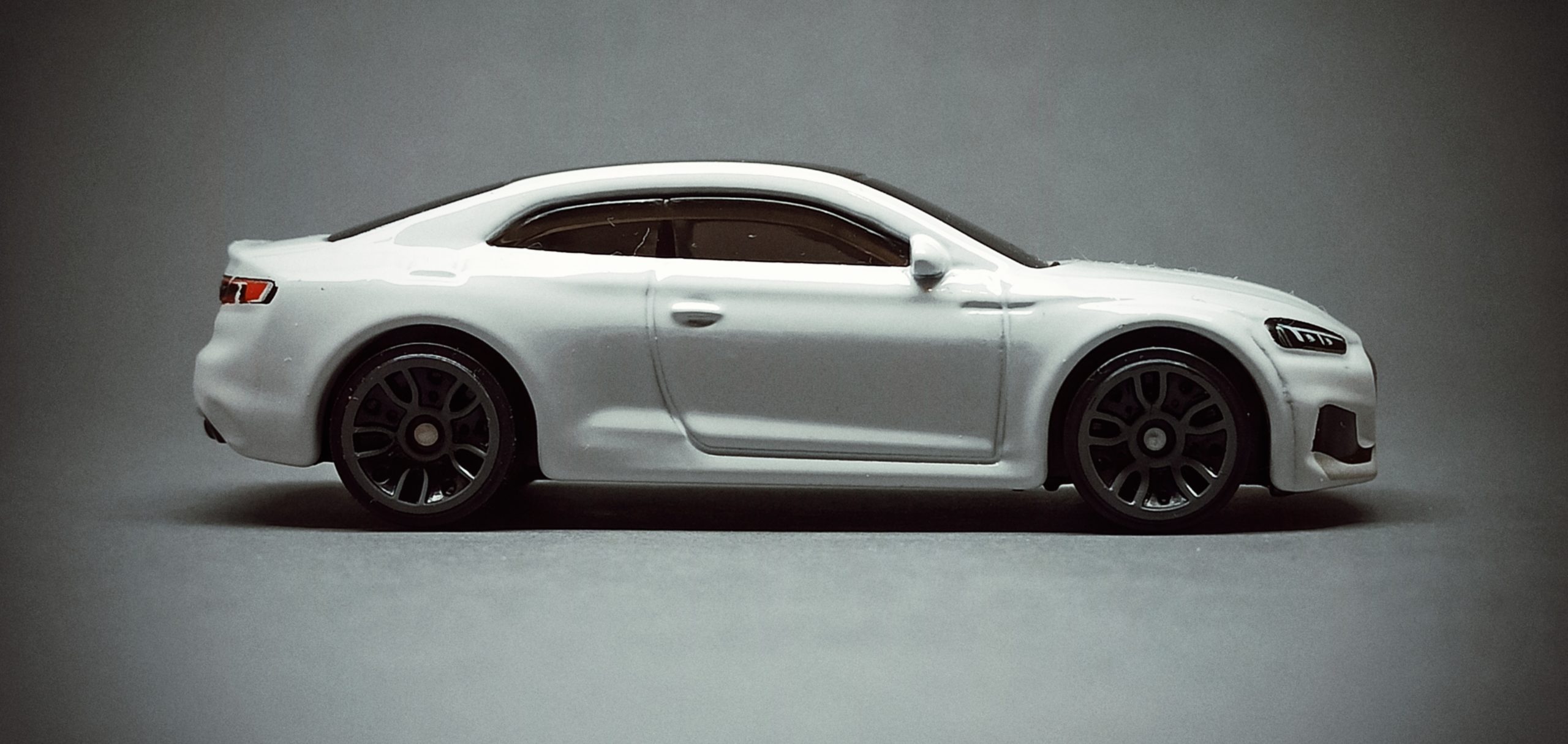 Hot Wheels Audi RS 5 Coupé (X6999) 2021 Multipack Exclusive white
