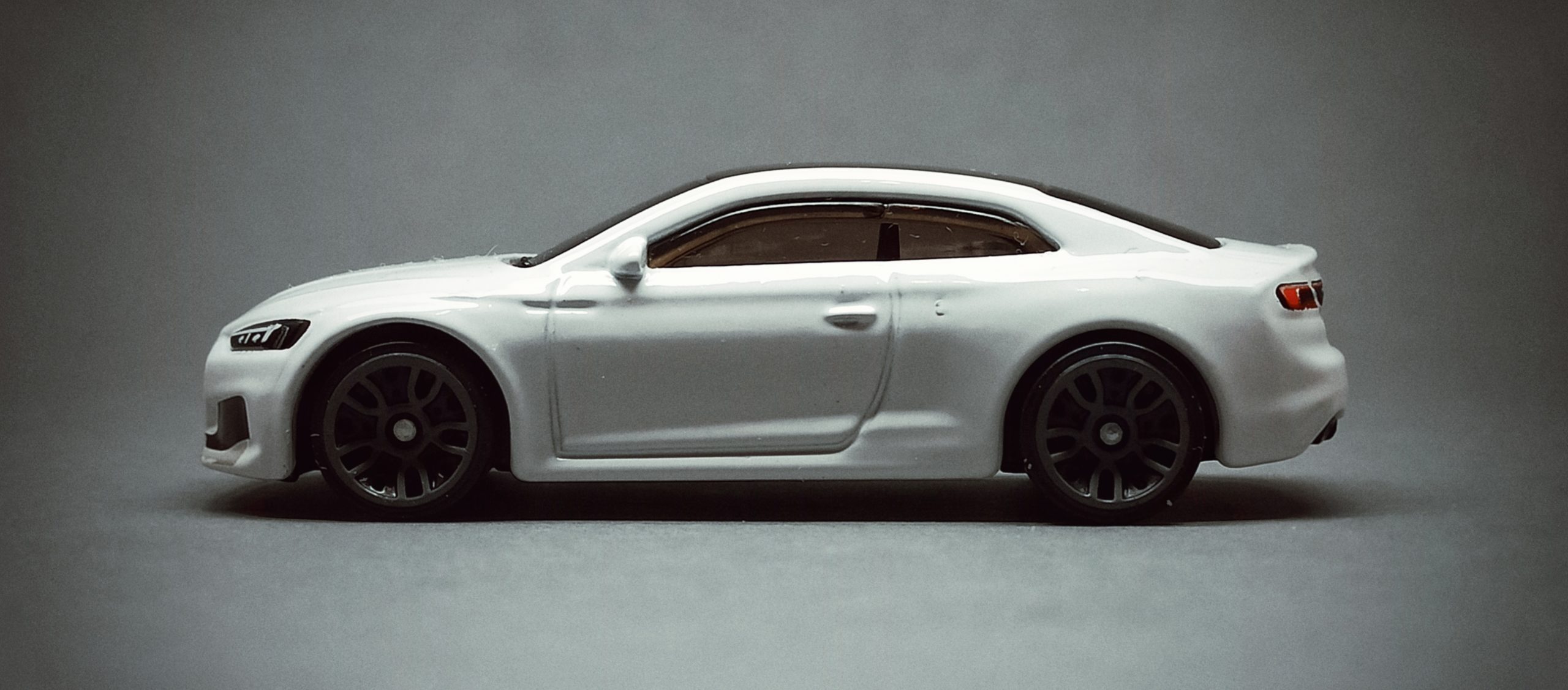 Hot Wheels Audi RS 5 Coupé (X6999) 2021 Multipack Exclusive white
