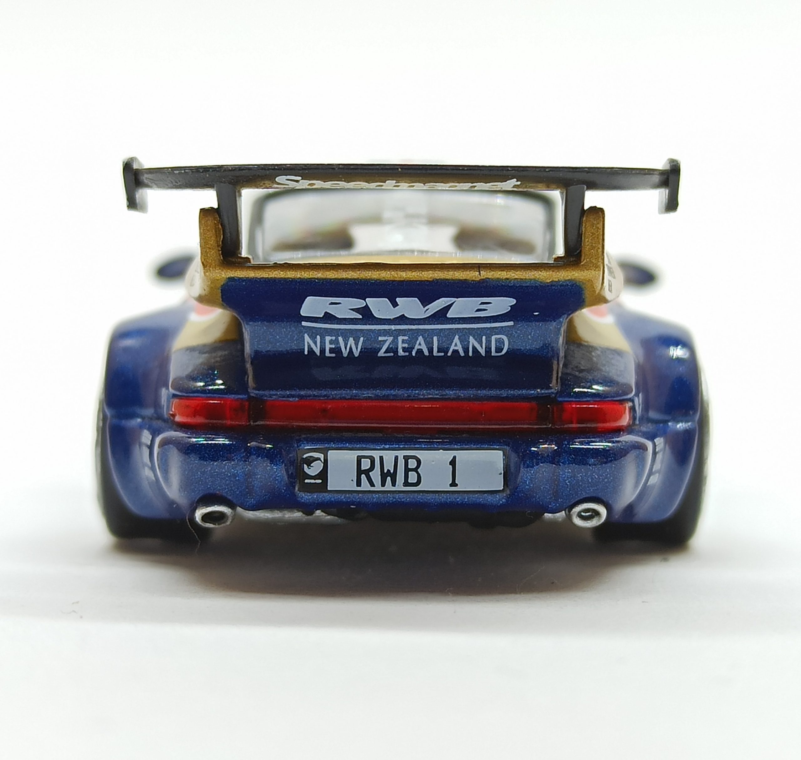 Tarmac Porsche RWB 964 (T64-037-WKT) 2021 Waicato RAUH-Welt HOBBY64 white, blue