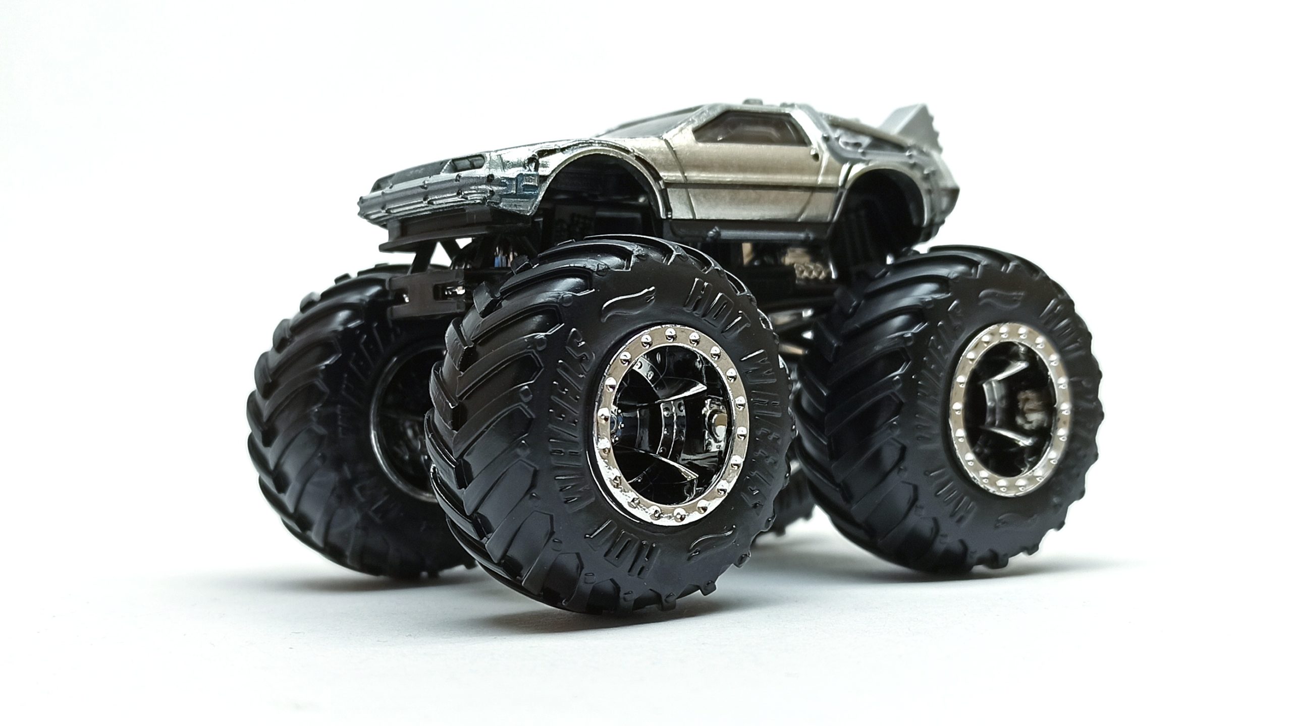 Hot Wheels Back to the Future Time Machine (HCP45) Monster Trucks (17/75) DeLorean silver zamac