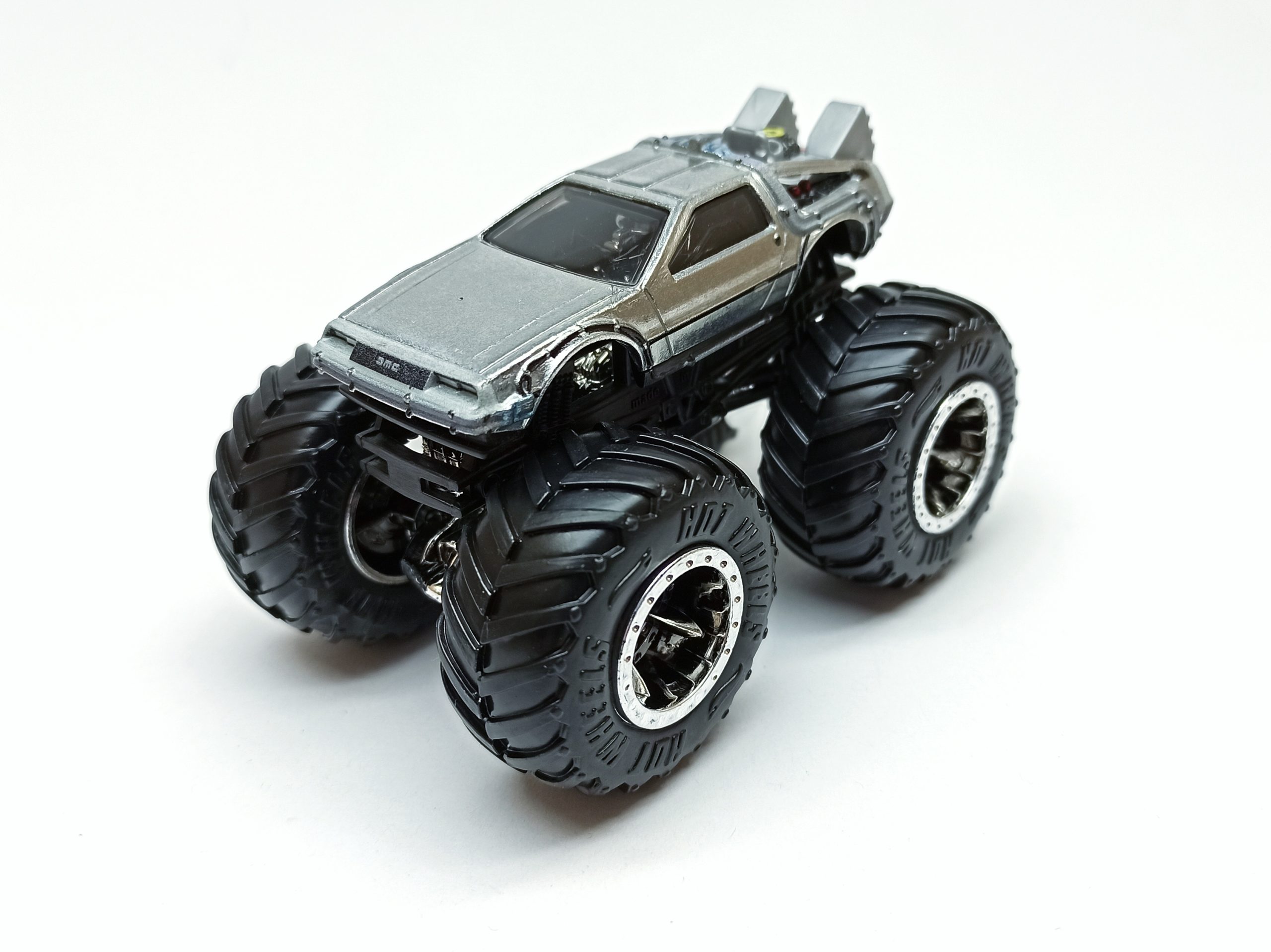 Hot Wheels Back to the Future Time Machine (HCP45) Monster Trucks (17/75) DeLorean silver zamac