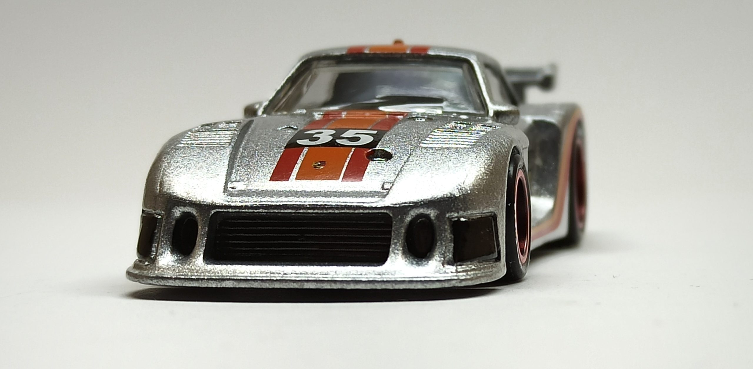 Porsche 935/78 (W8302) 2012 Hot Wheels Racing: Road Racer silver