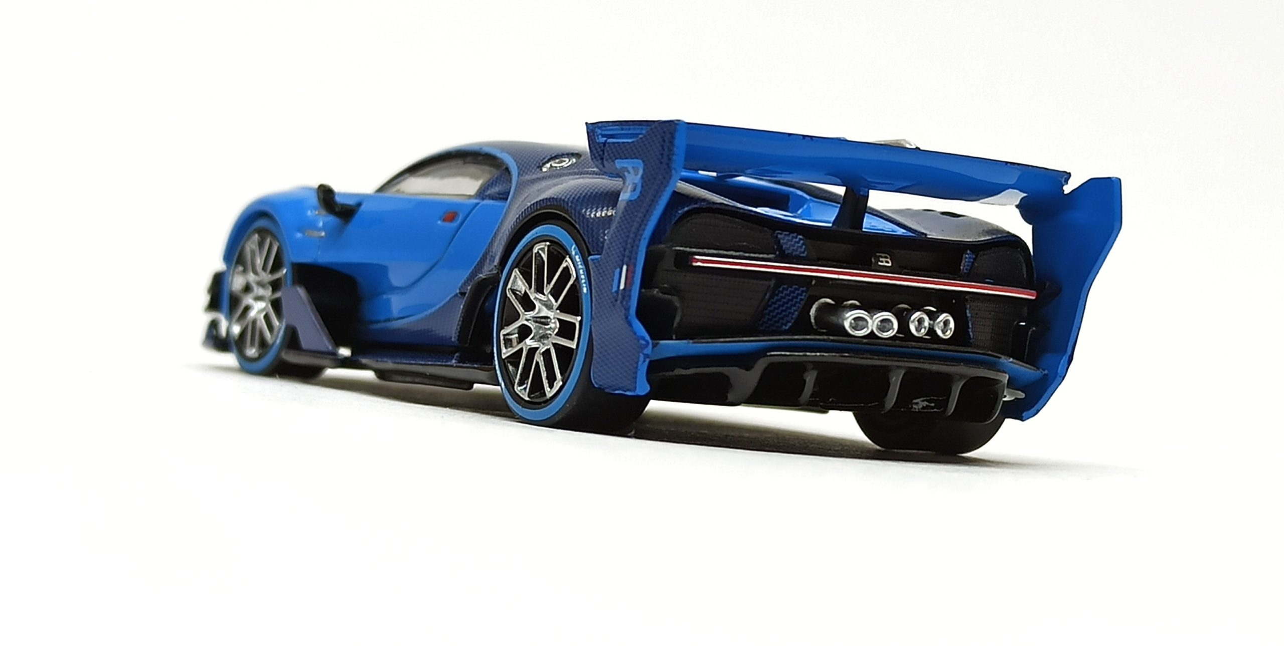 Mini GT Bugatti Vision Gran Turismo (MGT00266-L) 2021 light blue
