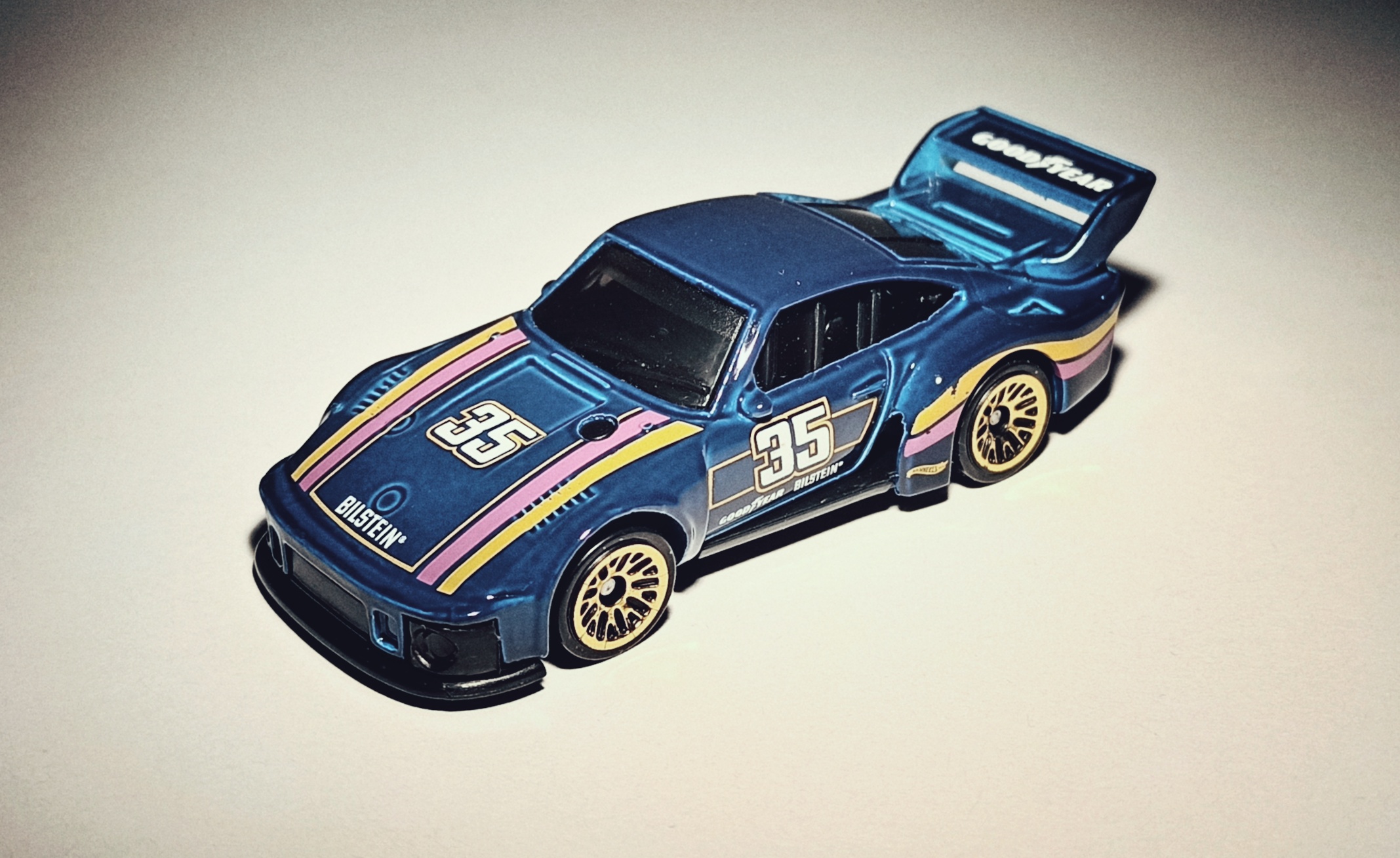 Hot Wheels Porsche 935 (2021) HCT96 2022 (132/250) Retro Racers (8/10) blue