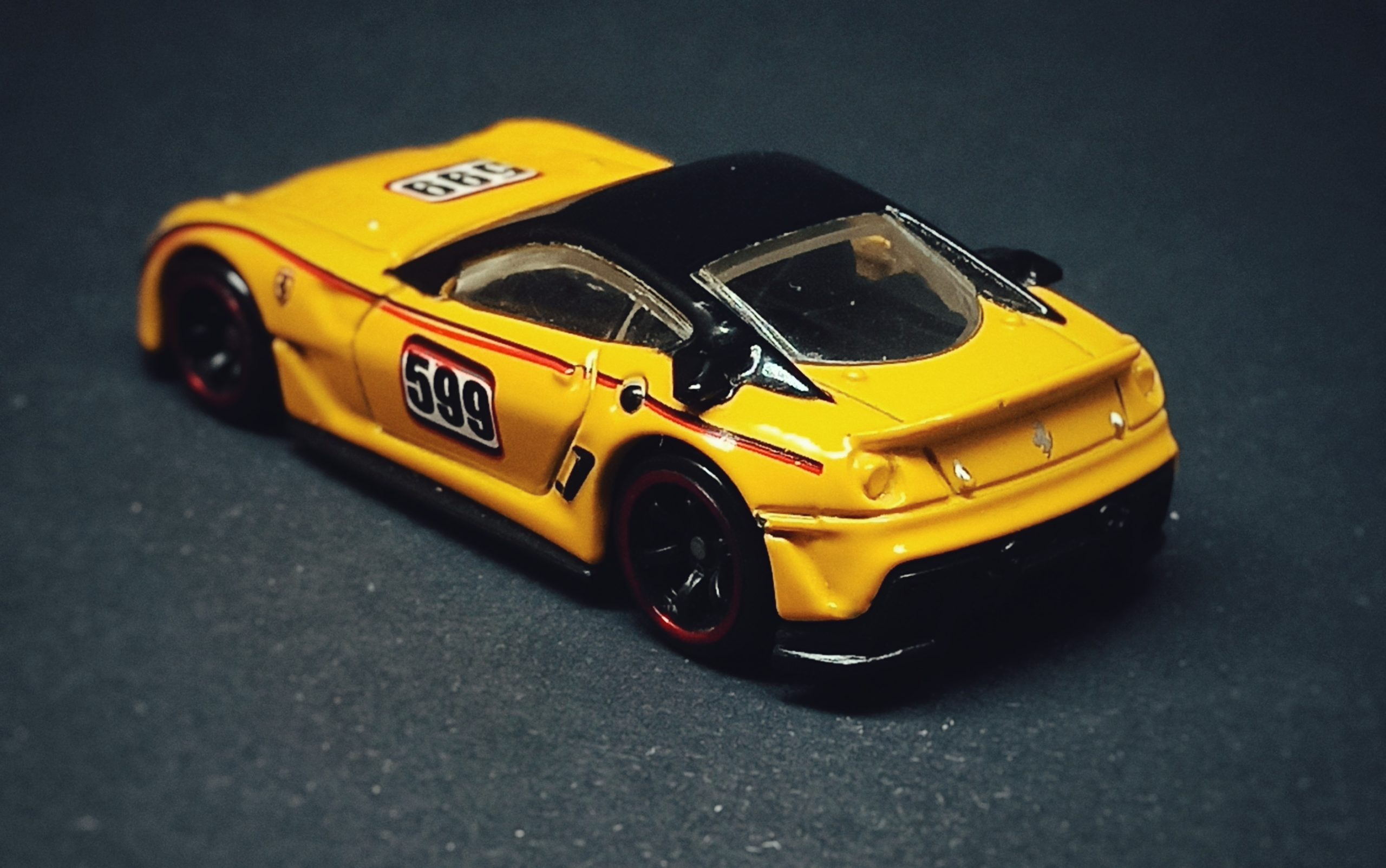 Hot Wheels Ferrari 599XX (T4408) 2010 Speed Machines yellow