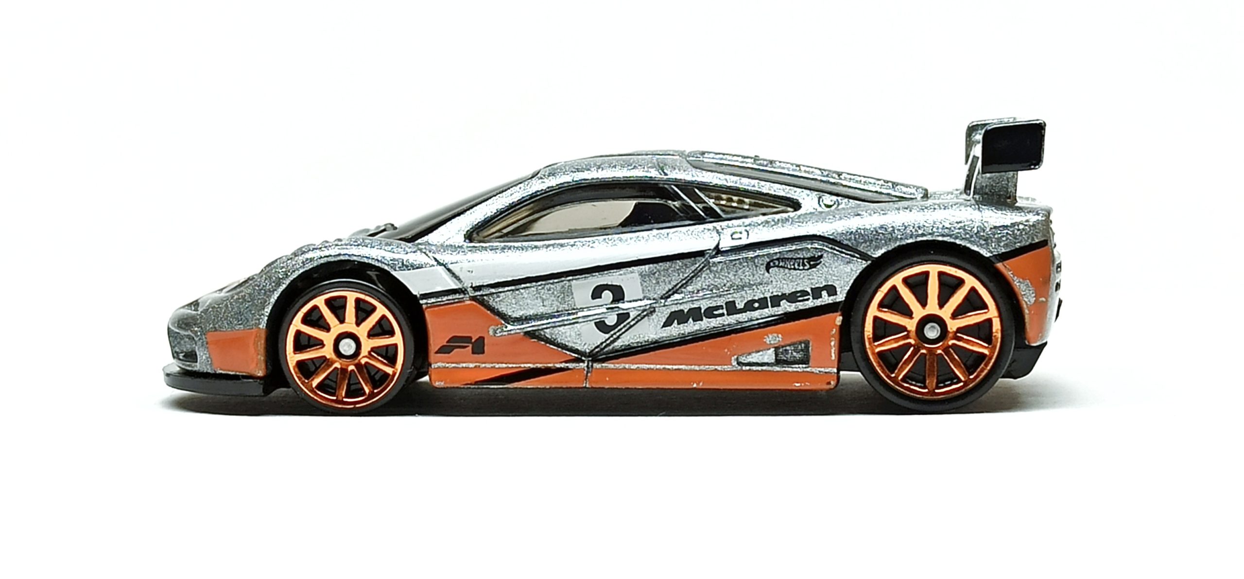 Hot Wheels McLaren F1 GTR (HCX86) 2022 (57/250) Retro Racers (3/10) silver