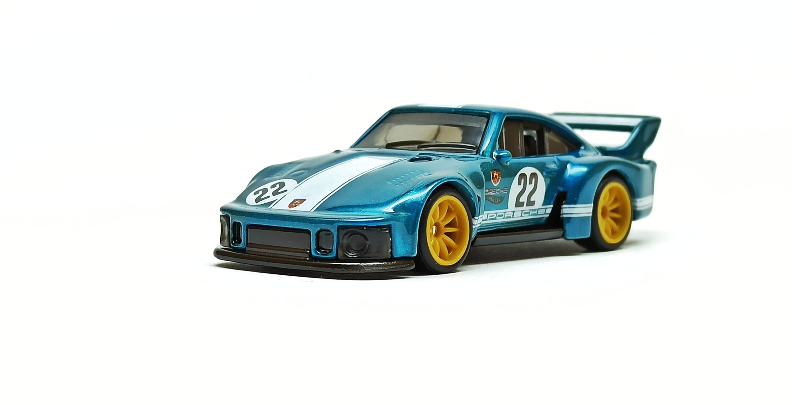 Hot Wheels Porsche 935 (GTD77) 2022 Toy Fair spectraflame cyan custom