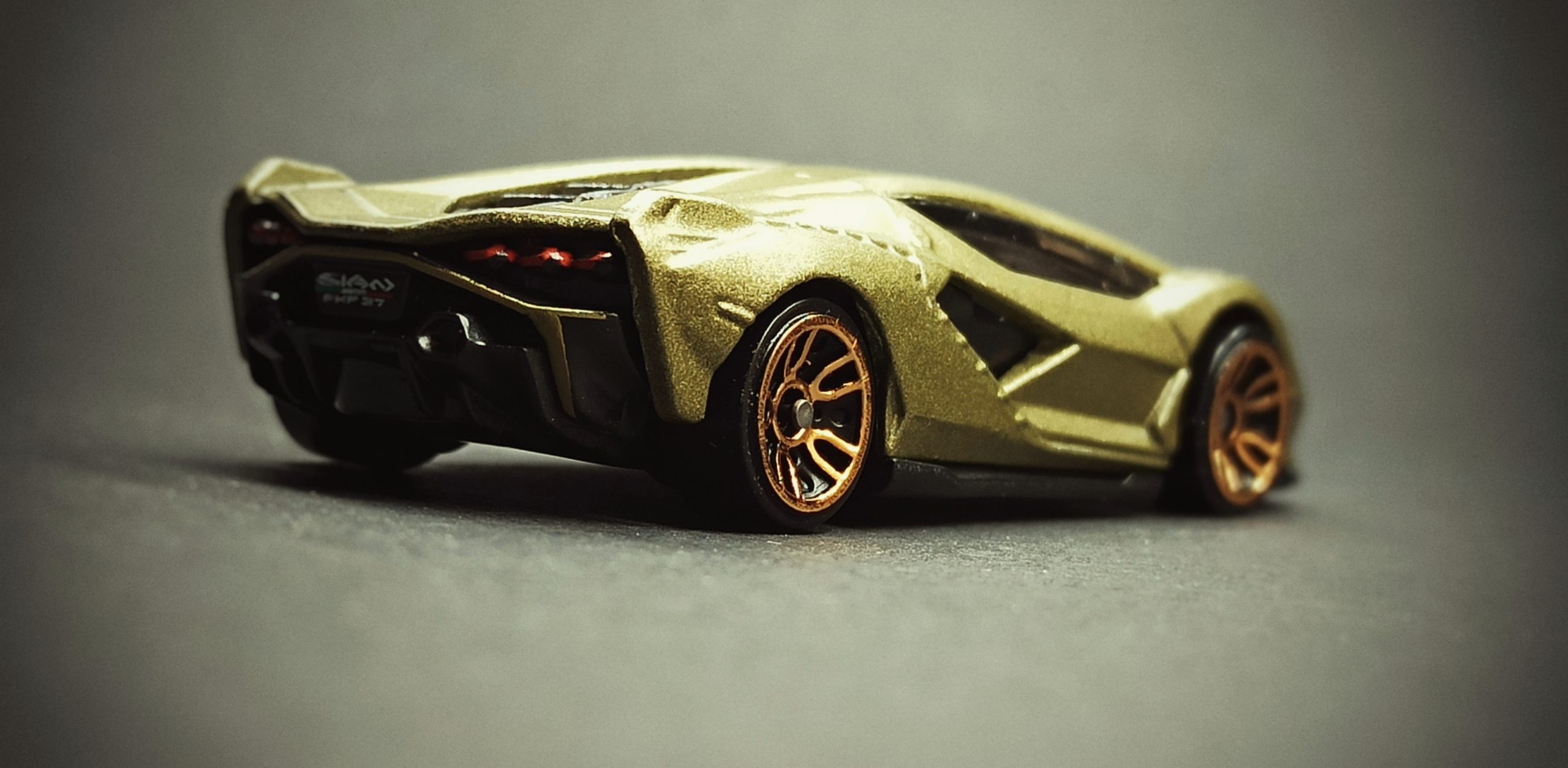 Hot Wheels Lamborghini Sián FKP 37 (HCT08) 2022 (85/250) Factory Fresh (1/10) metalflake olive green (verde gea lucido)