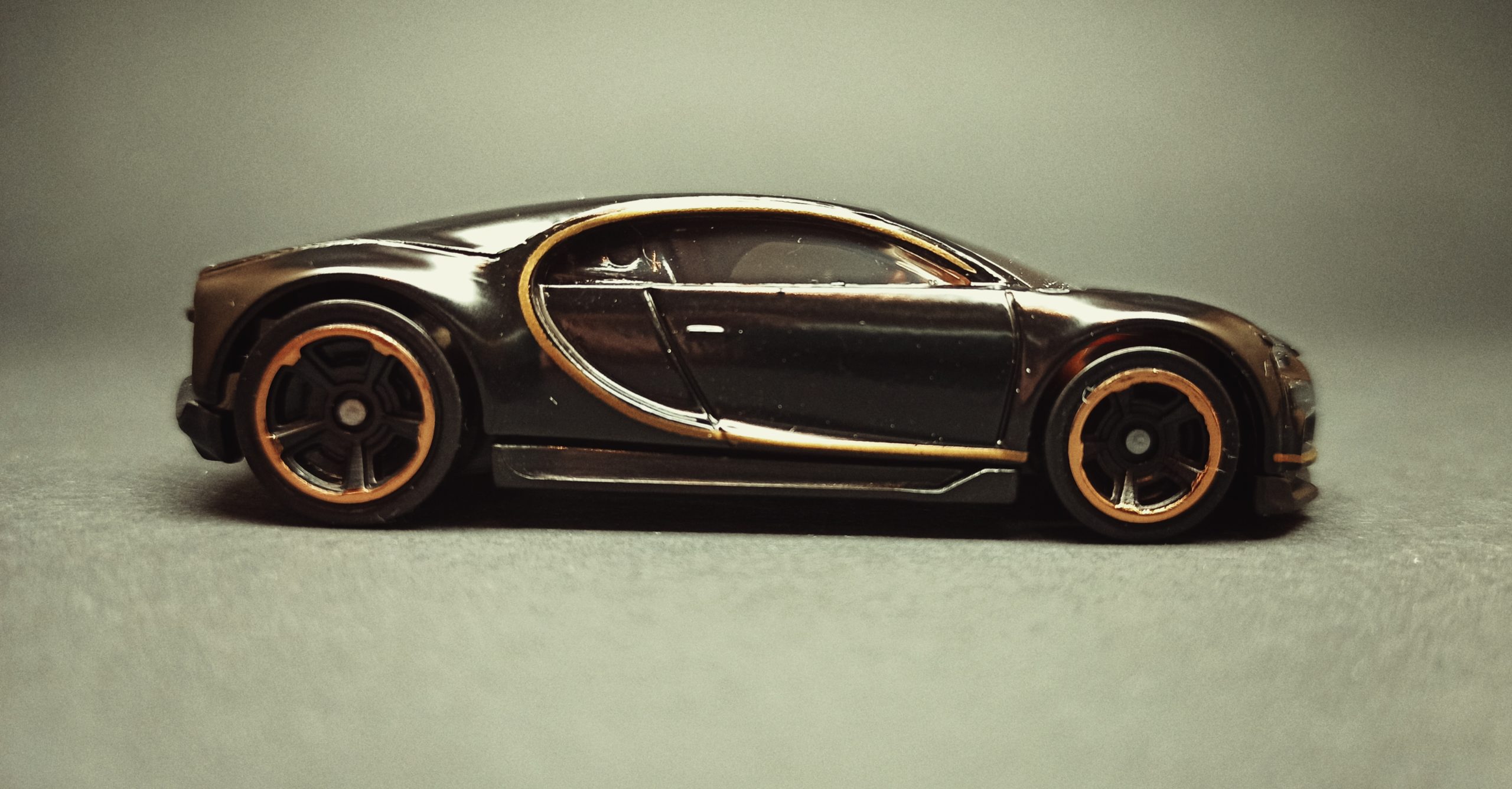 Hot Wheels '16 Bugatti Chiron (HFL01) 2022 Mystery Models Series 3 (1/10) matte black