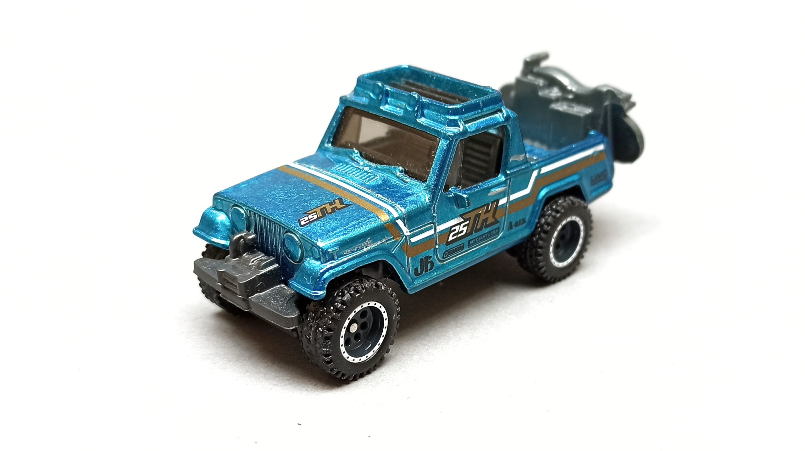 Hot Wheels '67 Jeepster Commando (GHG14) 2020 (71/250) Baja Blazers (1/10) spectraflame ocean blue Super Treasure Hunt (STH)