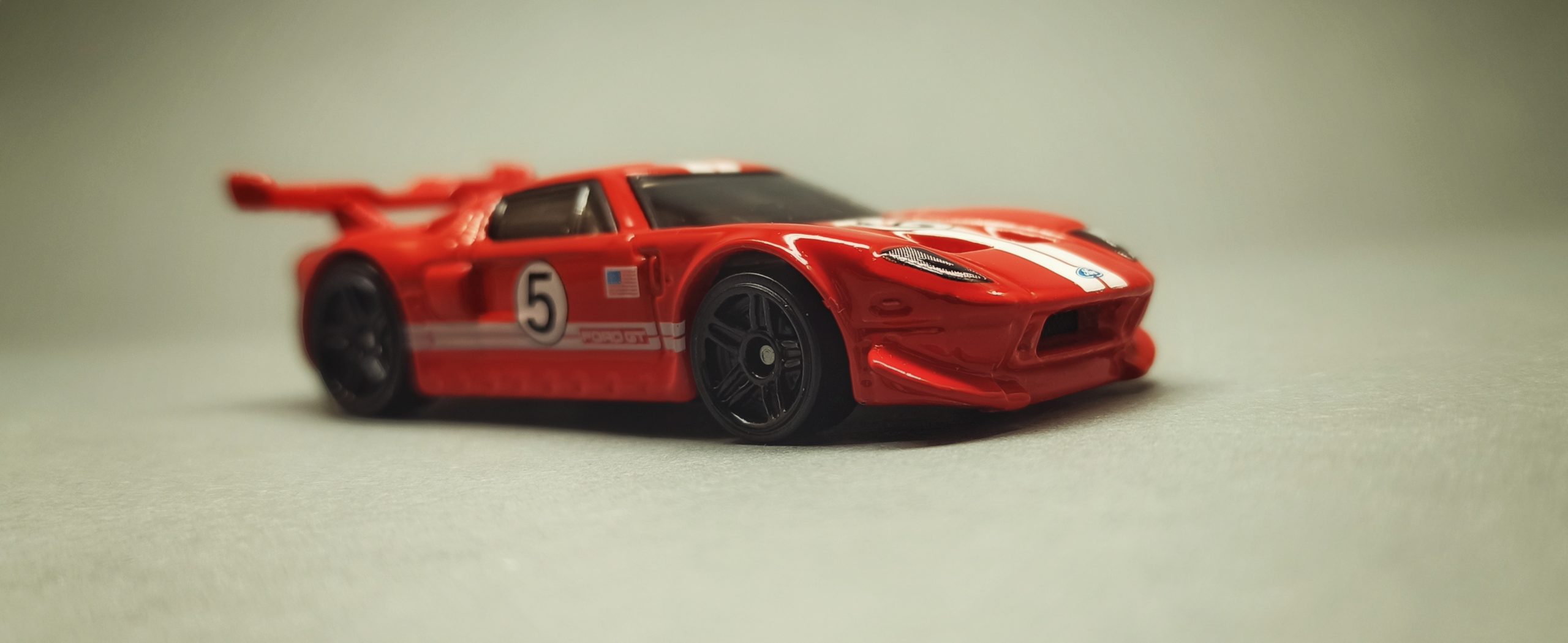 Hot Wheels Ford GT LM (HDH25) 2022 World Class Racers (4/5) red