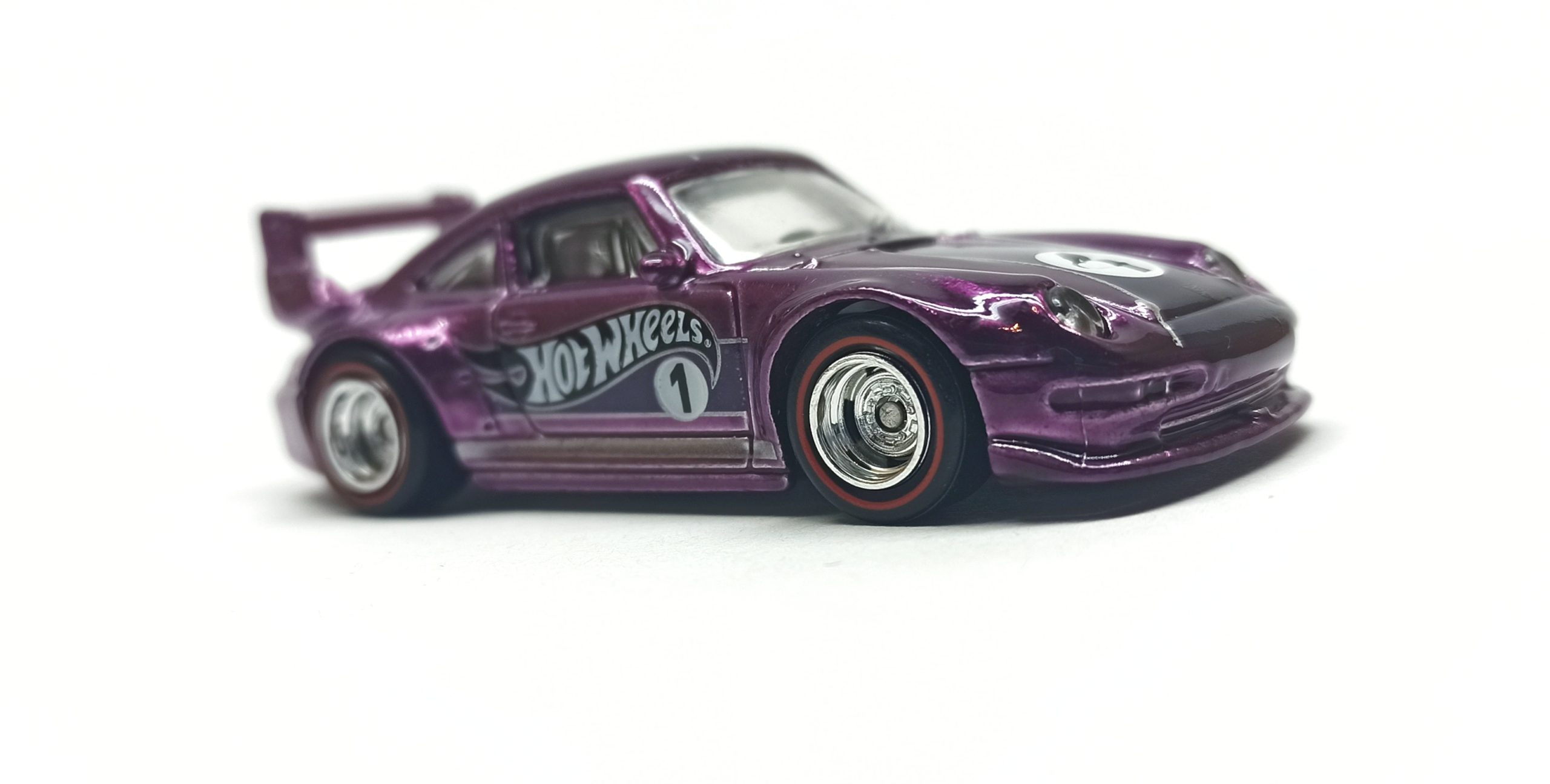 Hot Wheels Porsche 993 GT2 2023 Mail-In spectraflame purple