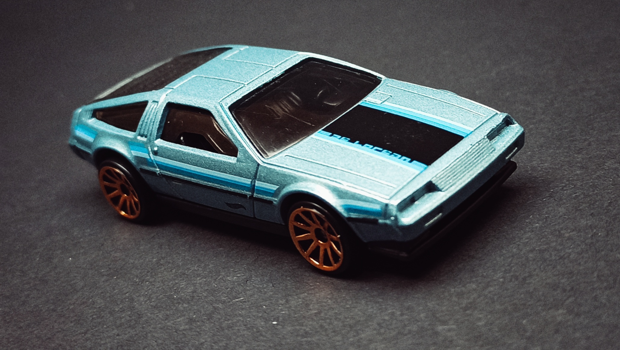 Hot Wheels '81 DeLorean DMC-12 (HKG84) 2023 (101/250) HW: The '80s (8/10) metalflake pale blue